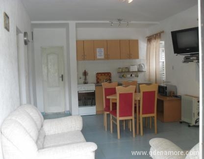 Mountain view apartments (Adriatica), logement privé à Prčanj, Mont&eacute;n&eacute;gro