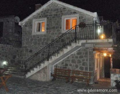 ETNO KUĆA NA VR` OBALE, private accommodation in city Budva, Montenegro