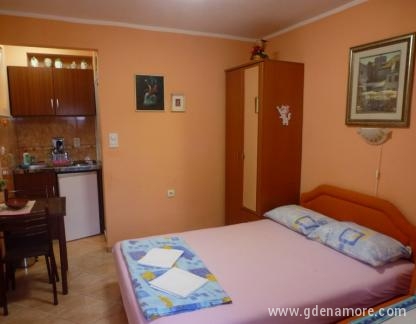 Igalo, Wohnungen und Zimmer, Privatunterkunft im Ort Igalo, Montenegro - apartman