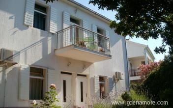 Appartamenti Grigin, alloggi privati a Kaštel Novi, Croazia