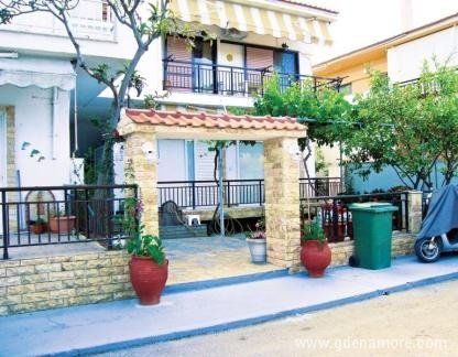 Vila Stela, частни квартири в града Sarti, Гърция