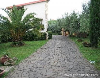 Casa vacanze sulle colline di roma, zasebne nastanitve v mestu Roma, Italijo - villa baiera