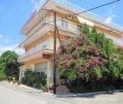 Iliadis House, частни квартири в града Sarti, Гърция
