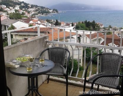 Igalo, private accommodation in city Igalo, Montenegro - Terasa iz dnevne sobe