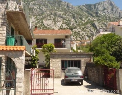 Apartman na obali mora, Magán szállás a községben Kotor, Montenegr&oacute;