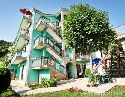 Apartmani Verde, Privatunterkunft im Ort Herceg Novi, Montenegro