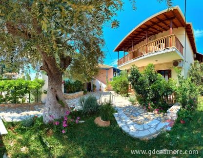 Afroditi Pansion, частни квартири в града Lefkada, Гърция - Afroditi entrance 