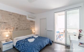 Bianco & Blu, private accommodation in city Marina di Ragusa, Italy