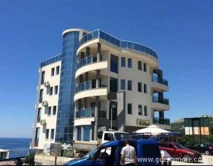 Leiligheter Jadran, privat innkvartering i sted Dobre Vode, Montenegro