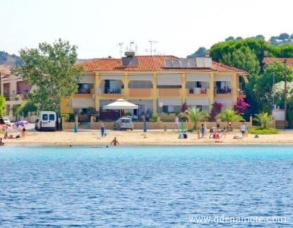 Aggelina Apartments am Meer, Privatunterkunft im Ort Nikiti, Griechenland