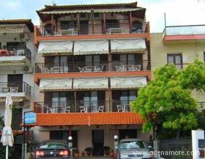 Стаите на Анна, частни квартири в града Neos Marmaras, Гърция