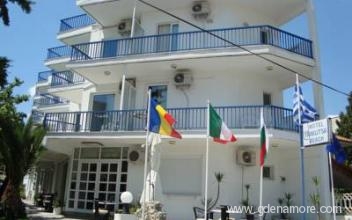 Hotel sulla spiaggia di Iraklitsa, alloggi privati a Kavala, Grecia