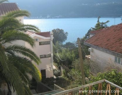Lanterna apartmani, private accommodation in city Herceg Novi, Montenegro - Pogled na more