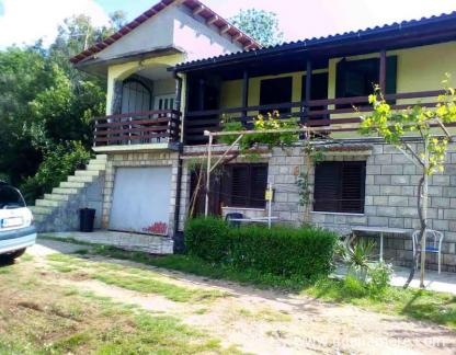 Apartments Musovic, private accommodation in city Kra&scaron;ići, Montenegro - Kuća (3krevetni na spratu,četvorokrevetni u prizrm