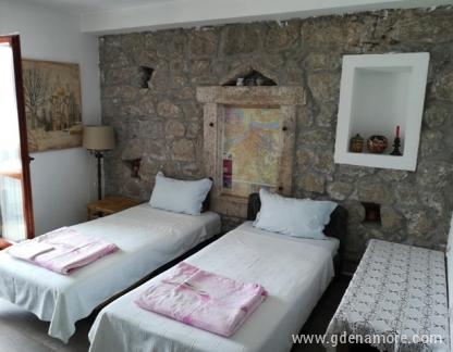 Appartamenti Matejic Igalo, alloggi privati a Igalo, Montenegro - apartman sa pet ležaja