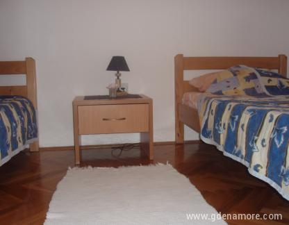 iznajmljujem apartman, private accommodation in city Budva, Montenegro