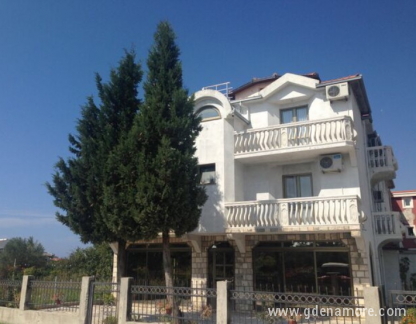 privatni smjestaj, private accommodation in city &Scaron;u&scaron;anj, Montenegro