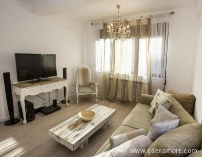 Stan u Budvi, 200m od mora, private accommodation in city Budva, Montenegro