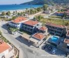 Mary's Residence Suites, частни квартири в града Golden beach, Гърция