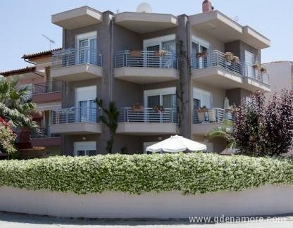 Eleni 4 Seasons Apartments, Privatunterkunft im Ort Hanioti, Griechenland - Nikana
