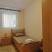 Apartman sa tri spavaće sobe, dvoristem i parkingom, privatni smeštaj u mestu Budva, Crna Gora