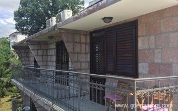 Apartments Mimoza 2, private accommodation in city Herceg Novi, Montenegro