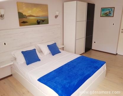   COAST APARTMENTS, private accommodation in city Igalo, Montenegro - Obala 3 bračni ležaj