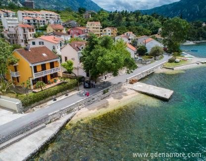 Apartments 5m from the sea, Kotor, private accommodation in city Dobrota, Montenegro - DJI_0701