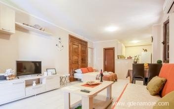 Comfortable apartments in the center of Tivat, private accommodation in city Tivat, Montenegro