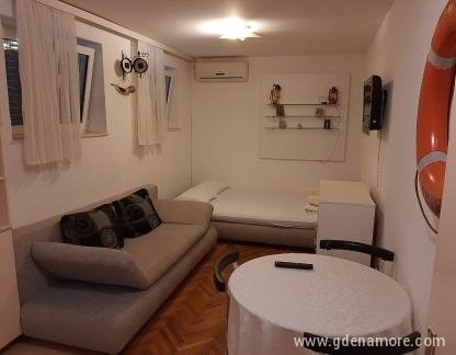 Apartments Dedic - Kompass und Prova, Privatunterkunft im Ort Herceg Novi, Montenegro - 002