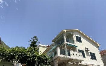 "D&I" apartmanok, Magán szállás a községben Bijela, Montenegró