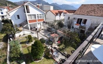 Apartmani Malović, alloggi privati a Bijela, Montenegro