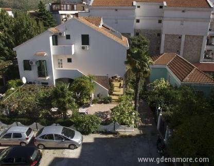 Стаи и апартаменти Бошкович, частни квартири в града Budva, Черна Гора - Kuca Boskovic