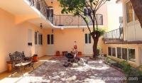 Guesthouse & Apartments OTO, privatni smeštaj u mestu Sutomore, Crna Gora