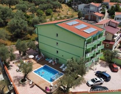 Green dolphin, private accommodation in city Dobre Vode, Montenegro - IMG-3428bcc302473e9331d246c18172ba80-V