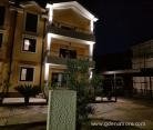 Апартаменти МД, частни квартири в града Zelenika, Черна Гора