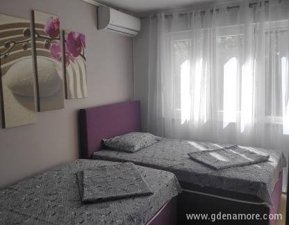 Dvokrevetna soba, private accommodation in city Herceg Novi, Montenegro - IMG-a2817465f3b14dfe7791bebc602a5f3f-V