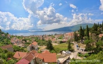 Impresionante villa con vistas a la bahía de Kotor, alojamiento privado en Baošići, Montenegro