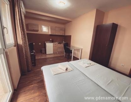 Private accommodation-&Scaron;u&scaron;anj, private accommodation in city &Scaron;u&scaron;anj, Montenegro - Apartman