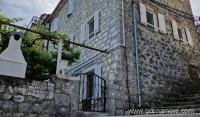 Archaia, Privatunterkunft im Ort Morinj, Montenegro