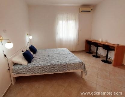 Studio apartman, ενοικιαζόμενα δωμάτια στο μέρος Bijela, Montenegro - photo_2023-06-05_12-19-15