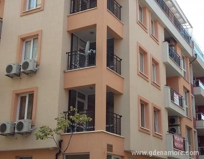 Zefira Apartments, Частный сектор жилья Поморие, Болгария - 20151028_140640