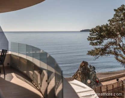 Novi apartman Snežana, sa pogledom na more, na obali Rafailovića, privatni smeštaj u mestu Rafailovići, Crna Gora - 1