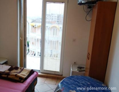 Zimmer und Appartements Vukčević, Studio sprat, Privatunterkunft im Ort Rafailovići, Montenegro