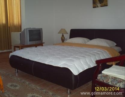 Kuca, , частни квартири в града Ulcinj, Черна Гора - dvokrevetna soba I sprat 01