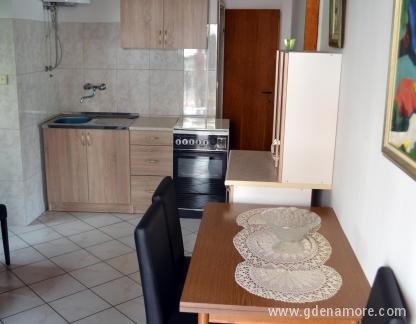 Pansion Arnaut, , частни квартири в града Herceg Novi, Черна Гора