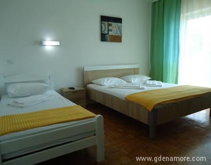 Apartmani Idolga, , private accommodation in city Šušanj, Montenegro