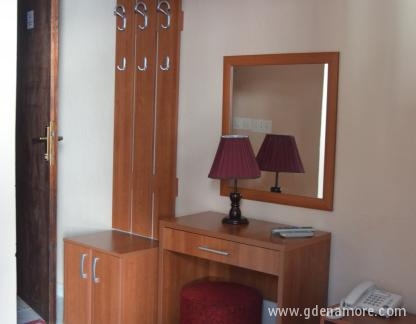  Hotel Kruna Becici, Soba 204, privatni smeštaj u mestu Bečići, Crna Gora