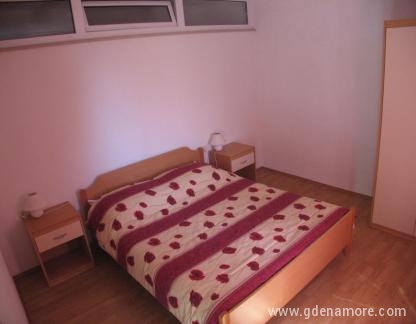 Apartmaji Jerica, , zasebne nastanitve v mestu Bol, Hrvaška - dvokrevetna soba 1