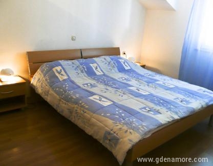 Apartments Jerica, , private accommodation in city Bol, Croatia